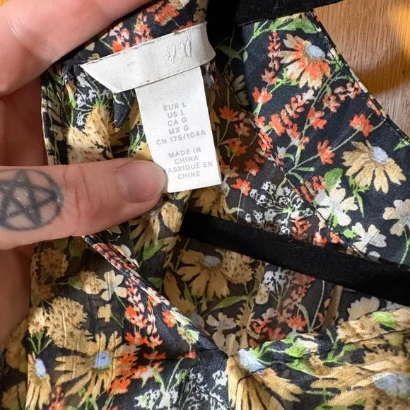 H&M Floral Print Women's Top - Picture 3 of 6